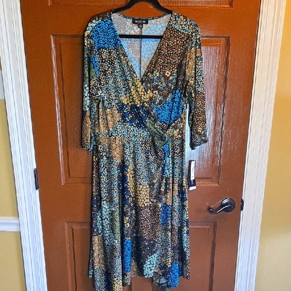 Perceptions-Teal & brown floral print  V neck, 3/4 sleeves Sz XL NWT.